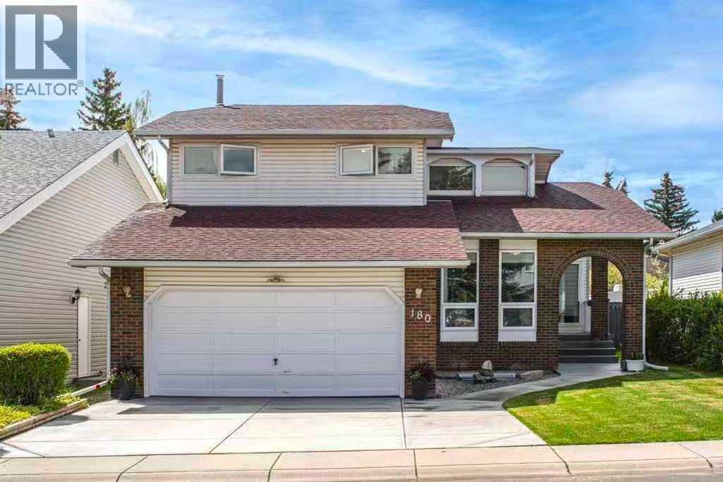 180 Woodglen Way SW — photo 1