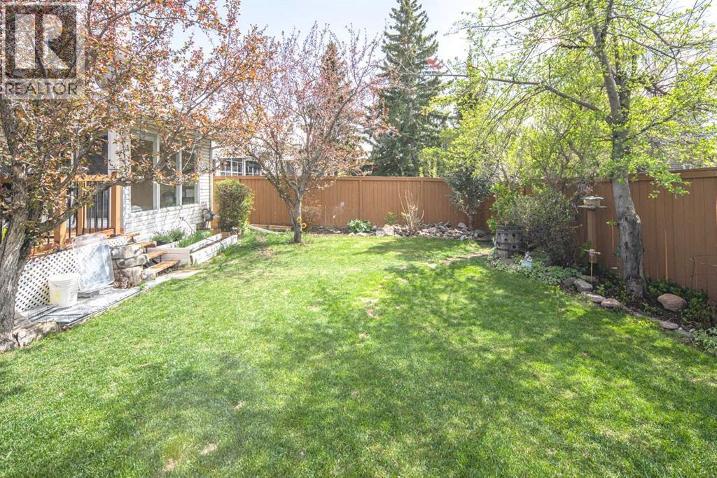 180 Woodglen Way SW — photo 33