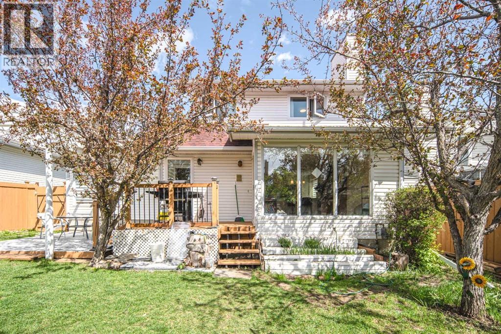 180 Woodglen Way SW — photo 32