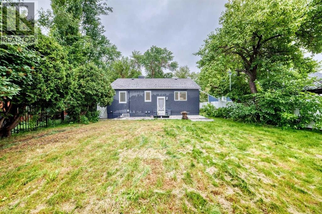 1623 6A Street NW — photo 32