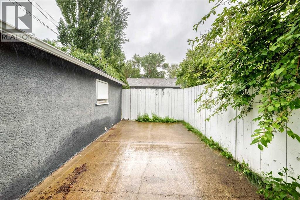 1623 6A Street NW — photo 34