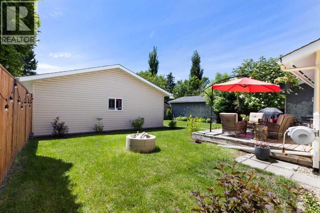 263 Midlawn Close SE — photo 45