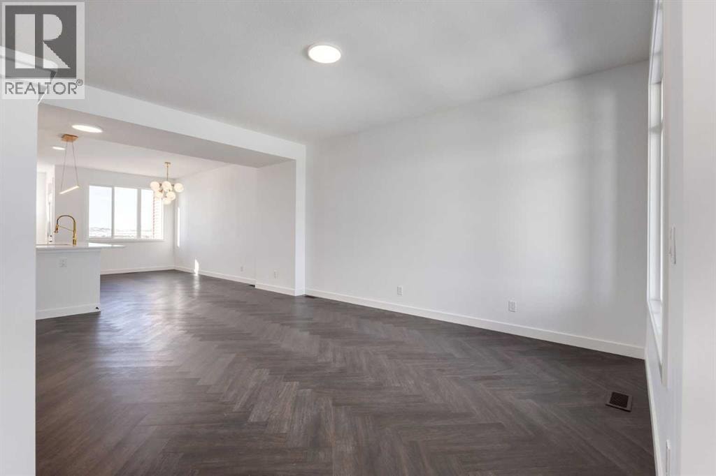 411 Clydesdale Avenue — photo 4