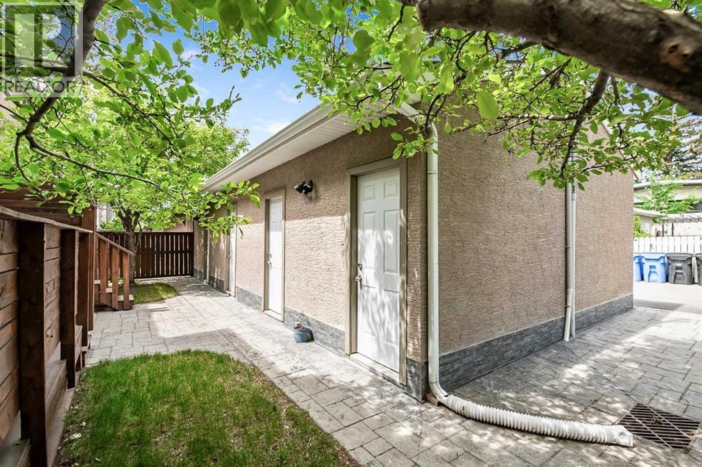 5633 6 Street SW — photo 38