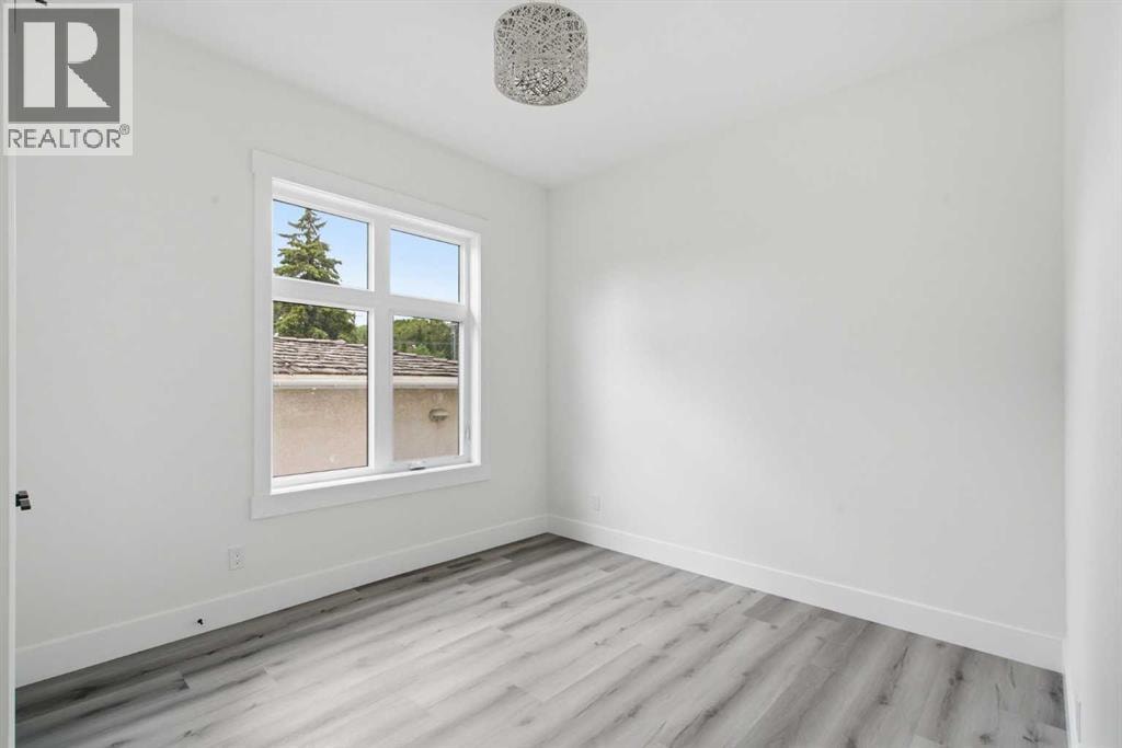 8518 33 Avenue NW — photo 14