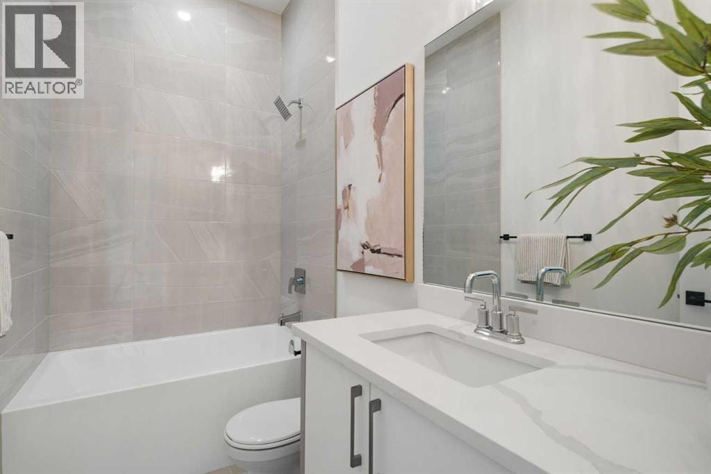 8518 33 Avenue NW — photo 16