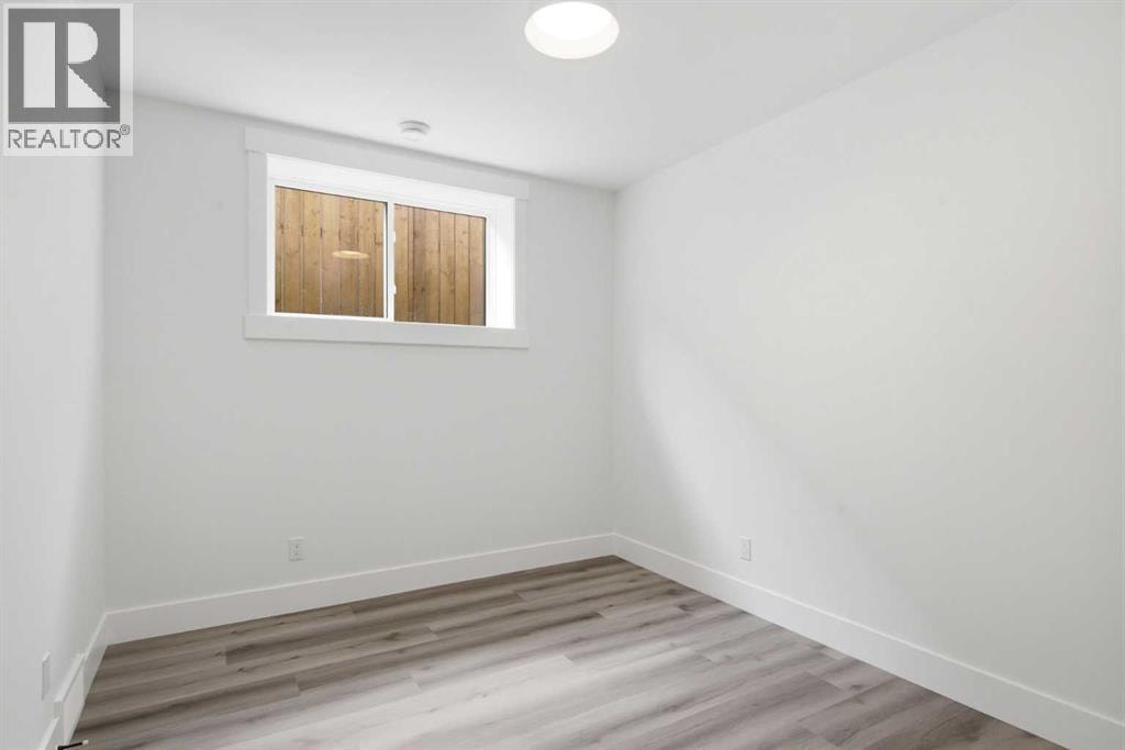 8518 33 Avenue NW — photo 26