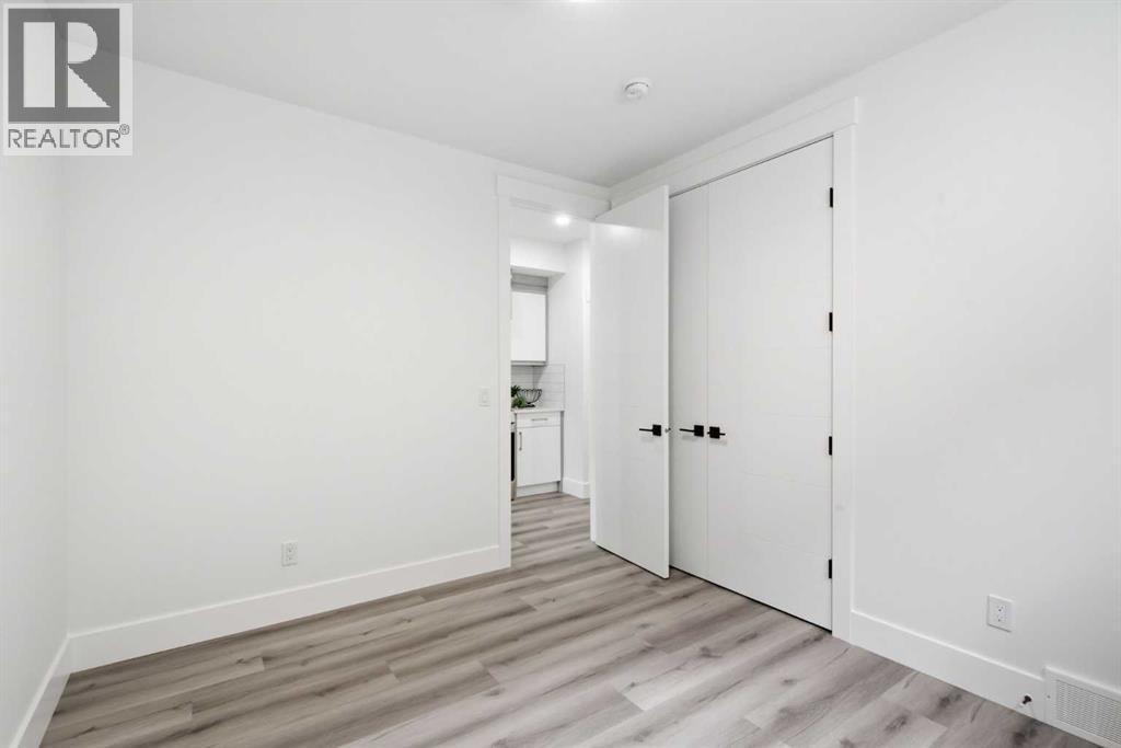 8518 33 Avenue NW — photo 27