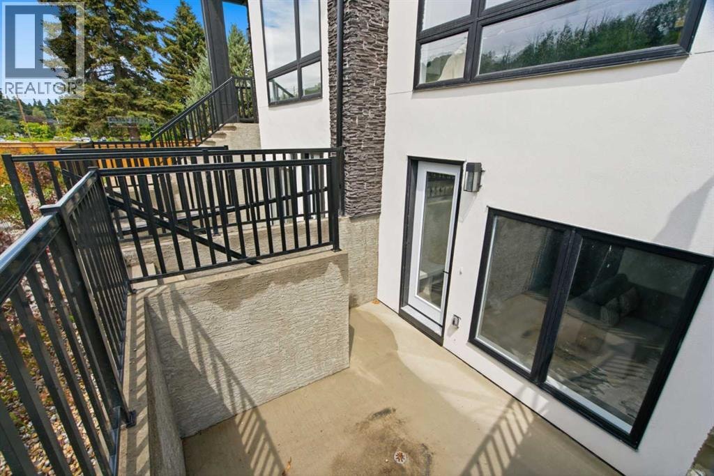 8518 33 Avenue NW — photo 32