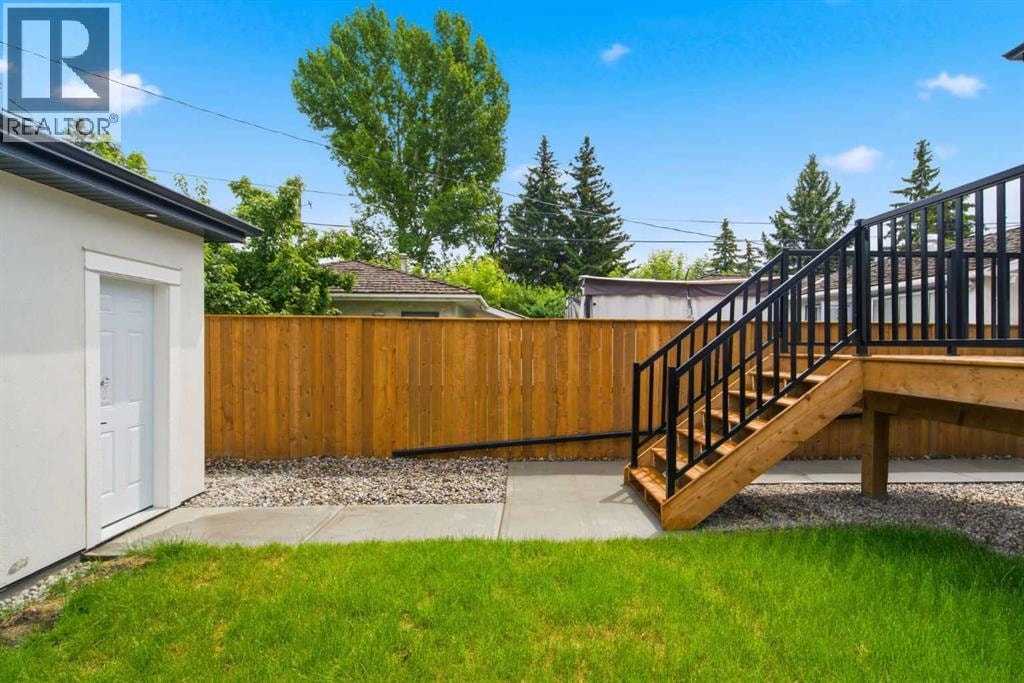 8518 33 Avenue NW — photo 39