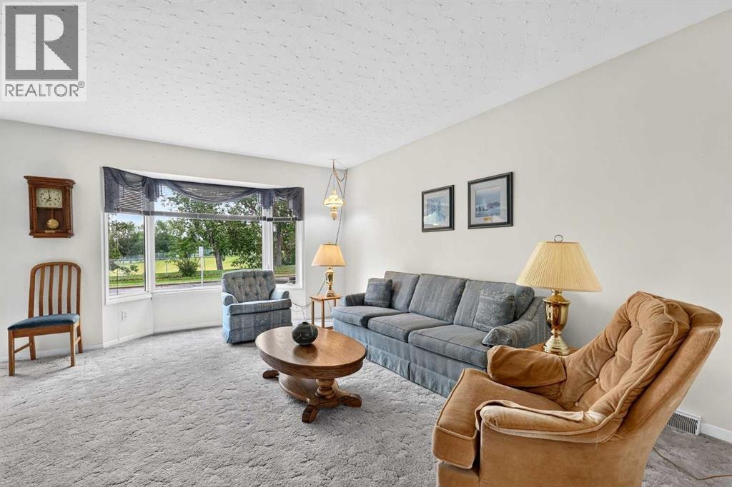 3227 Collingwood Drive NW — photo 4