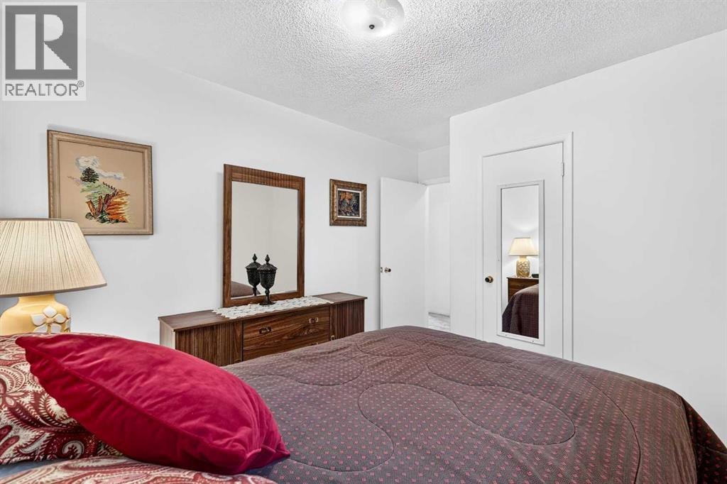 3227 Collingwood Drive NW — photo 25