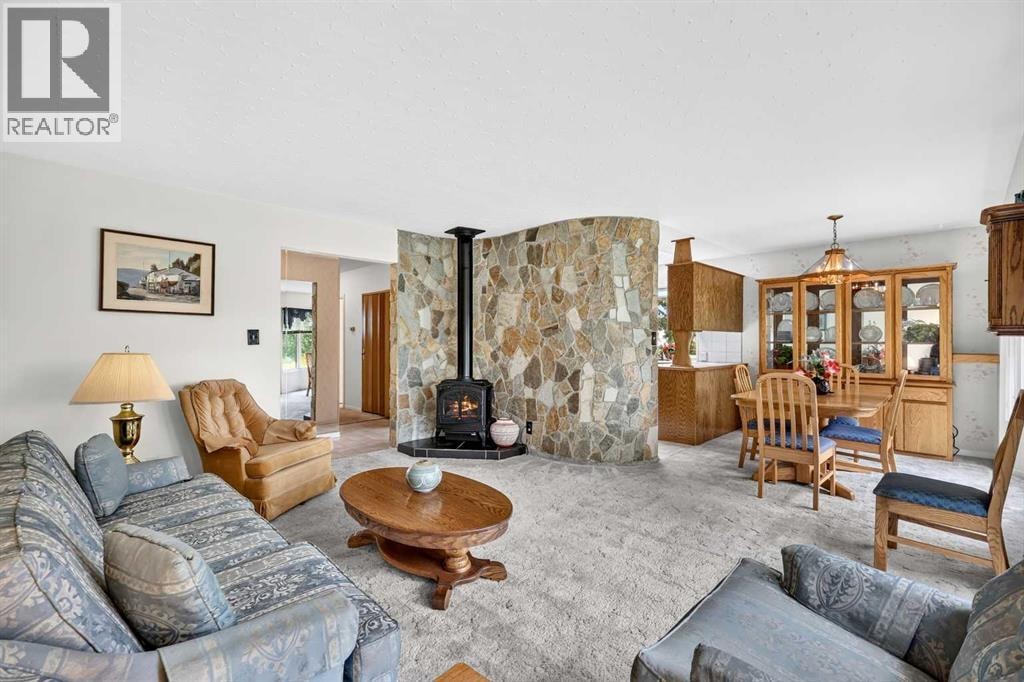 3227 Collingwood Drive NW — photo 7