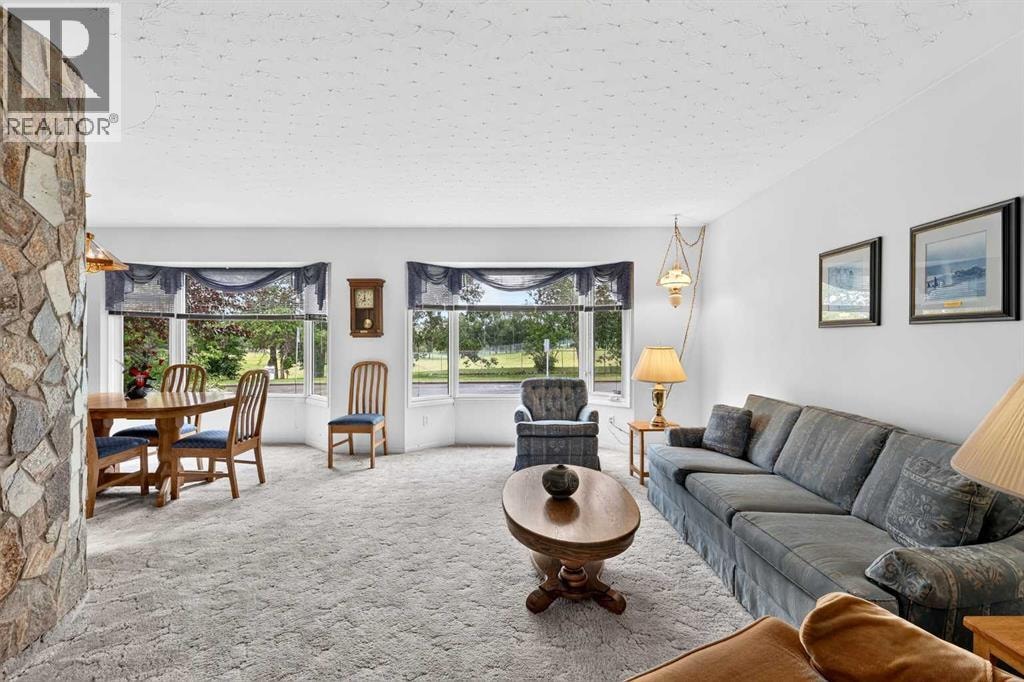 3227 Collingwood Drive NW — photo 8