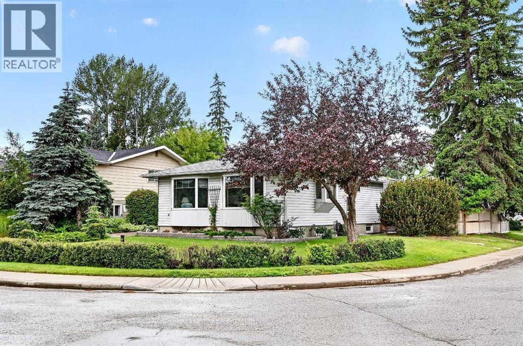3227 Collingwood Drive NW