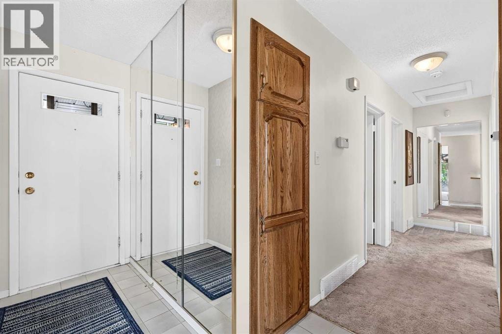3227 Collingwood Drive NW — photo 3