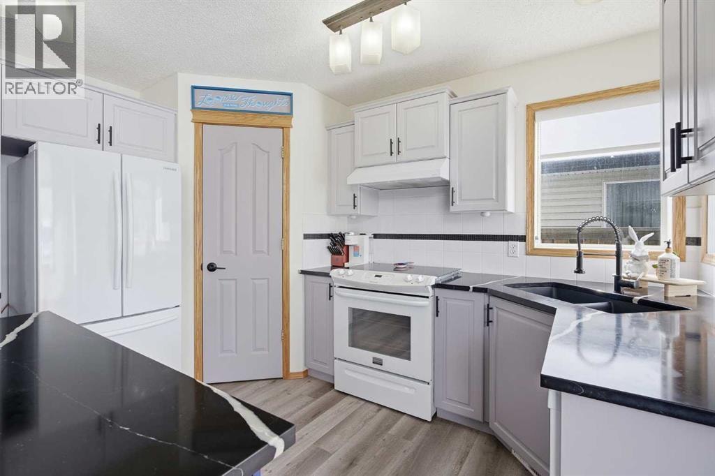 167 Fairways Drive NW — photo 10