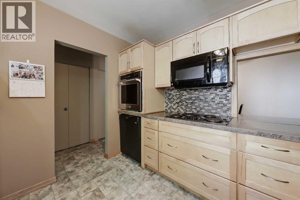 4315 Charleswood Drive NW — photo 5