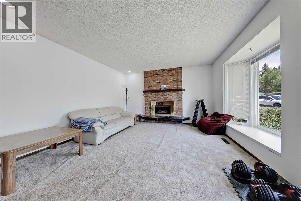 4315 Charleswood Drive NW — photo 8