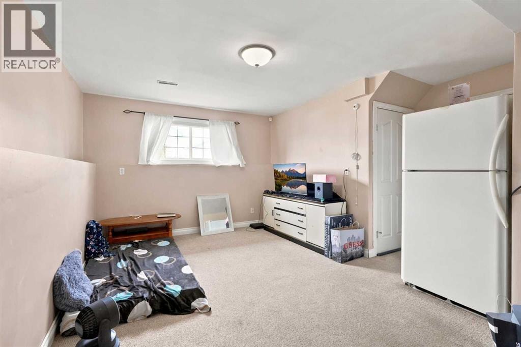 20 Saddlefield Road NE — photo 32