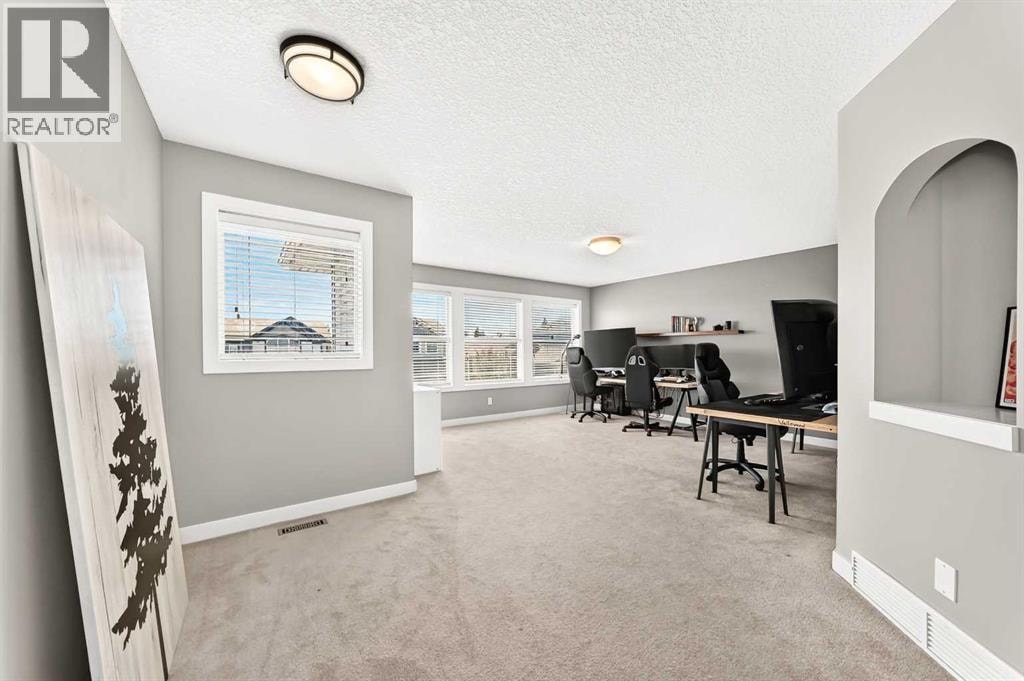 105 Westmount Green — photo 32