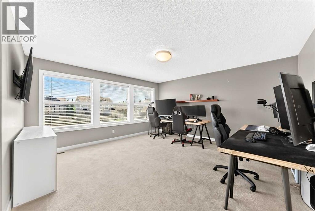 105 Westmount Green — photo 33