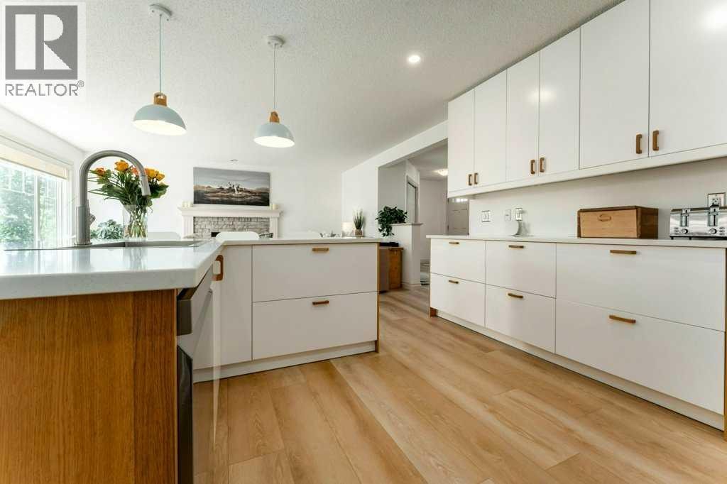131 Westmount Hill — photo 8