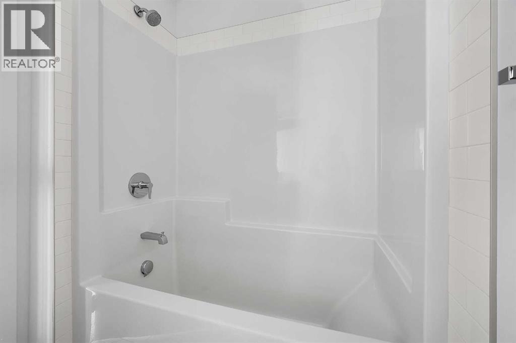 693 Savanna Boulevard NE — photo 19