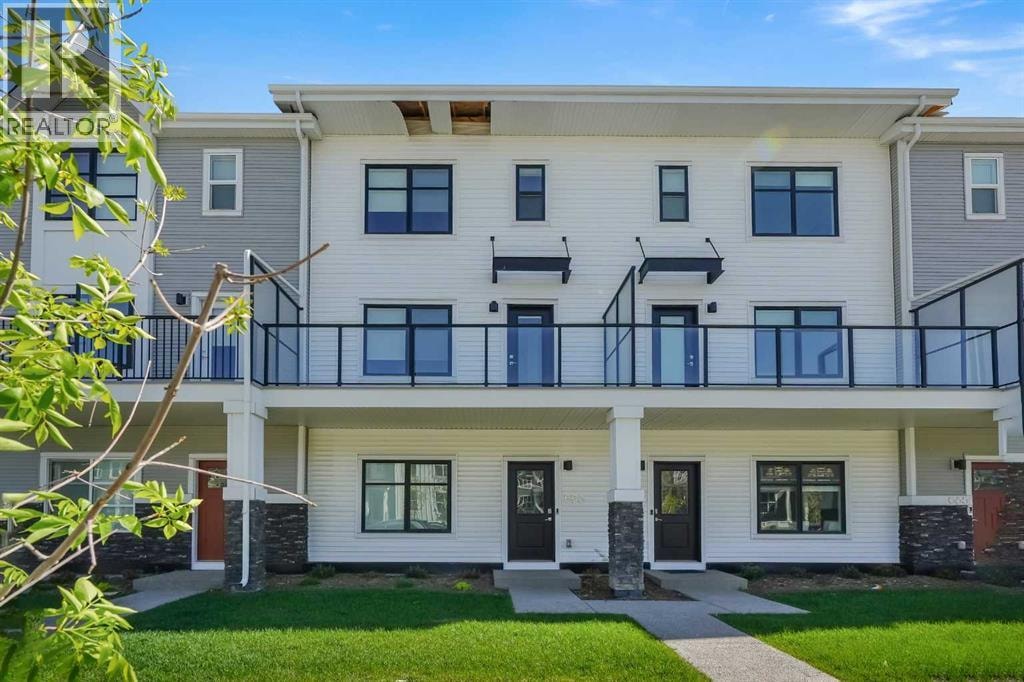 693 Savanna Boulevard NE — photo 26