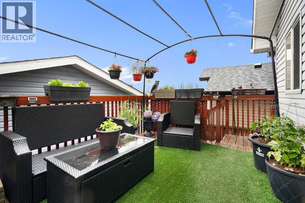 57 Saddlemont Grove NE — photo 38