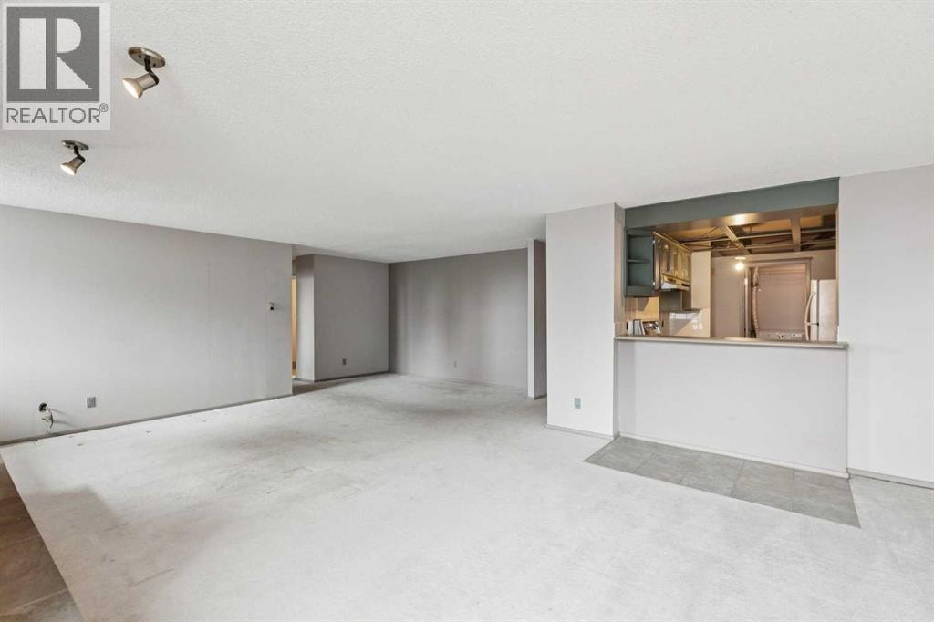 703, 215 14 Avenue SW — photo 12
