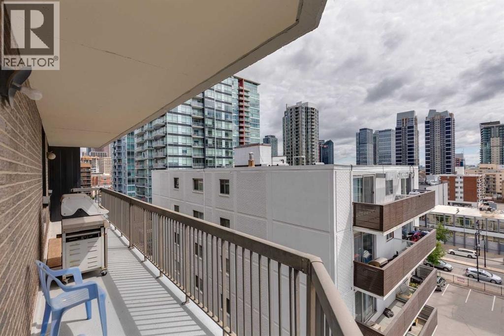 703, 215 14 Avenue SW — photo 21