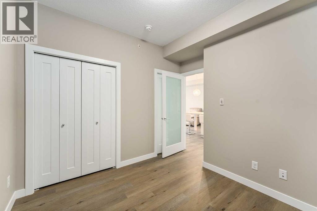 410, 35 Walgrove Walk SE — photo 17