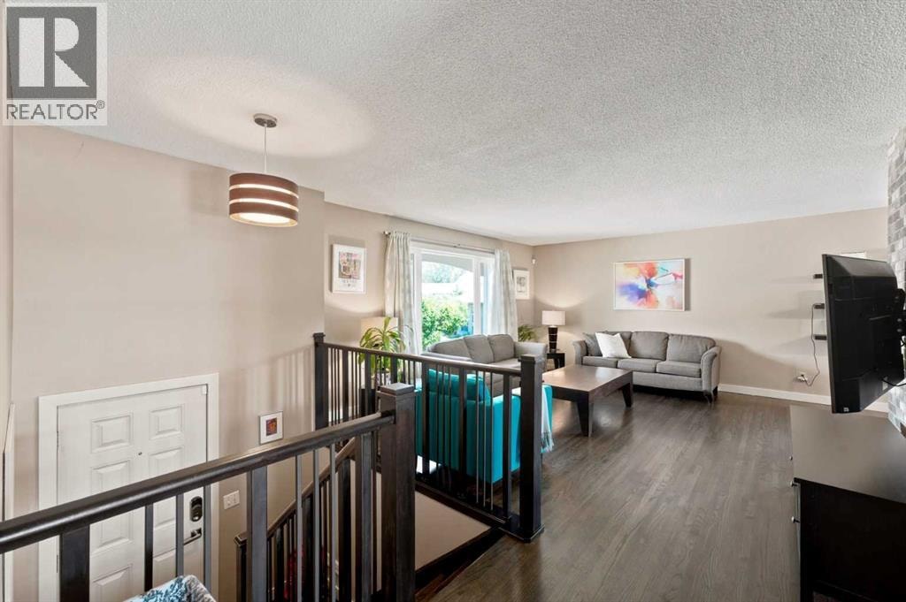1016 Pensdale Crescent SE — photo 5