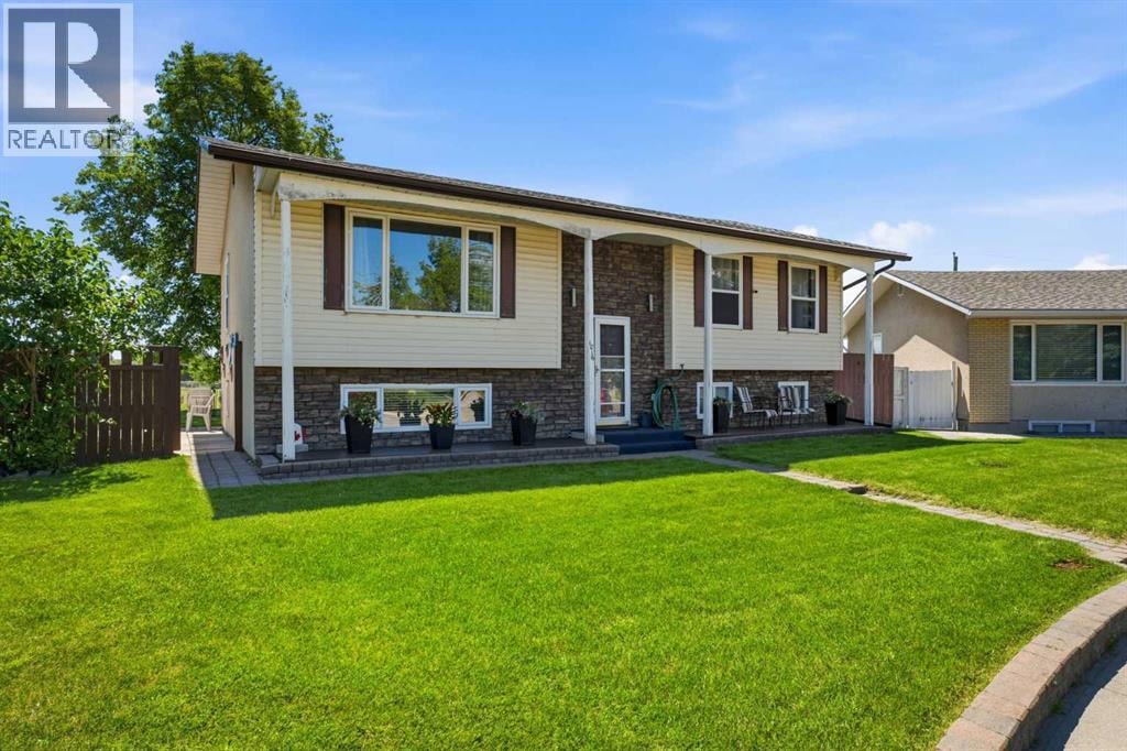1016 Pensdale Crescent SE — photo 2