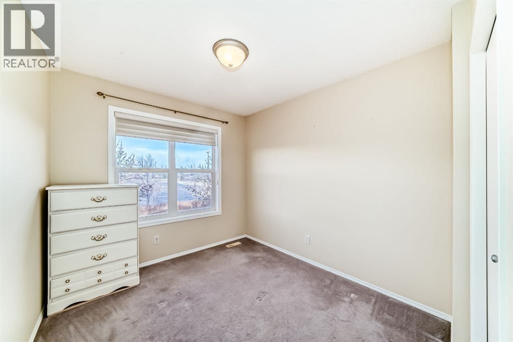 240 Prestwick Way SE — photo 17