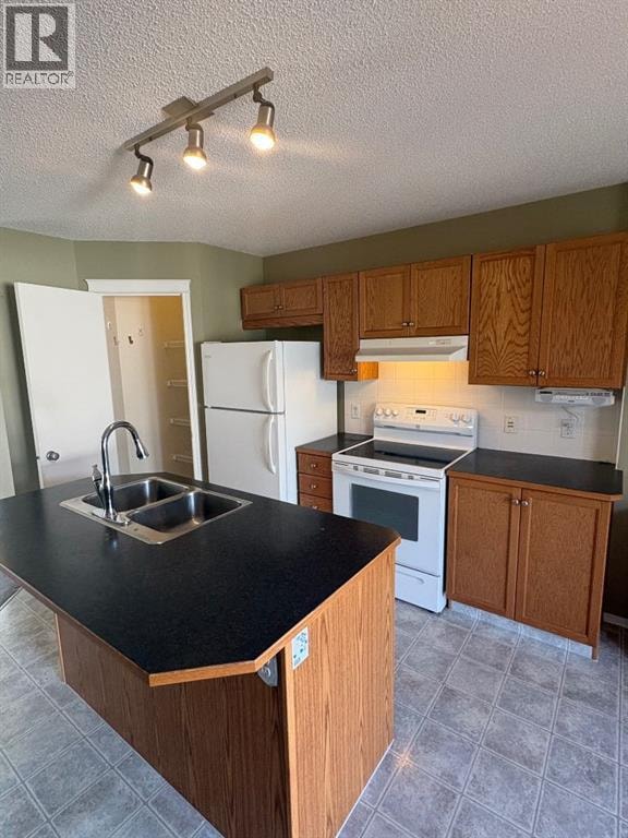 240 Prestwick Way SE — photo 9