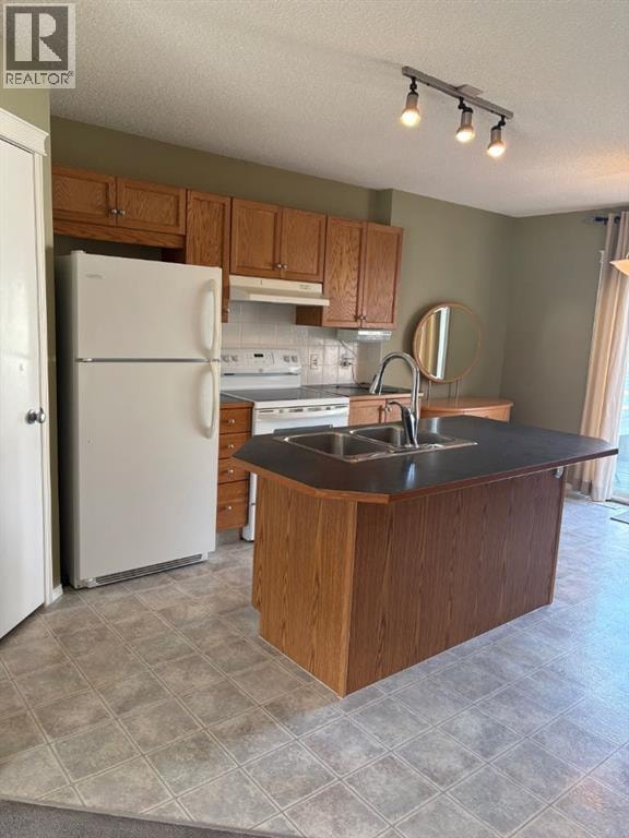 240 Prestwick Way SE — photo 8