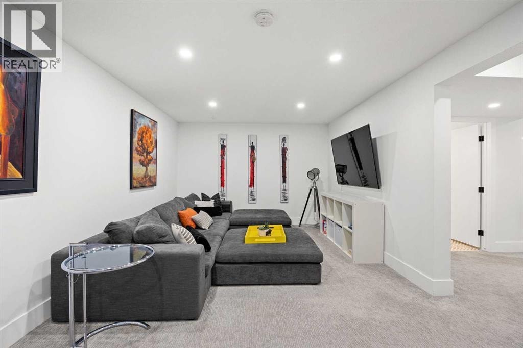 32 Westminster Drive SW — photo 33
