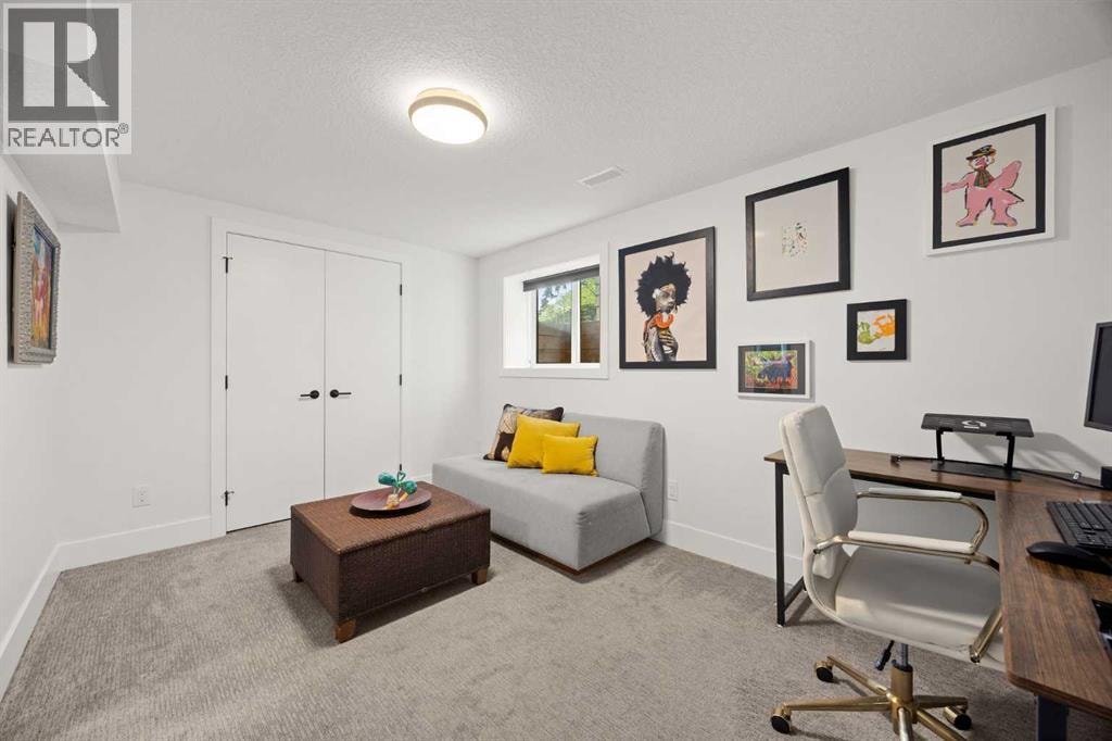 32 Westminster Drive SW — photo 38