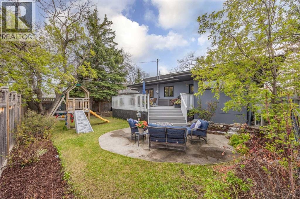 32 Westminster Drive SW — photo 45