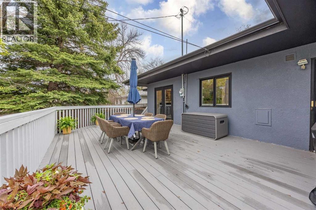 32 Westminster Drive SW — photo 44