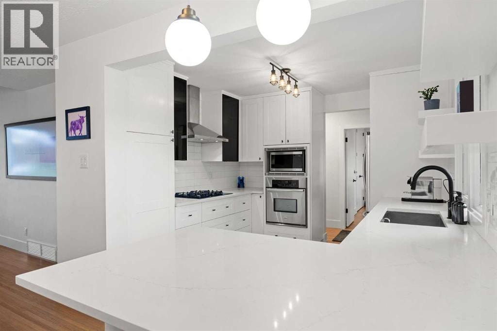 32 Westminster Drive SW — photo 21