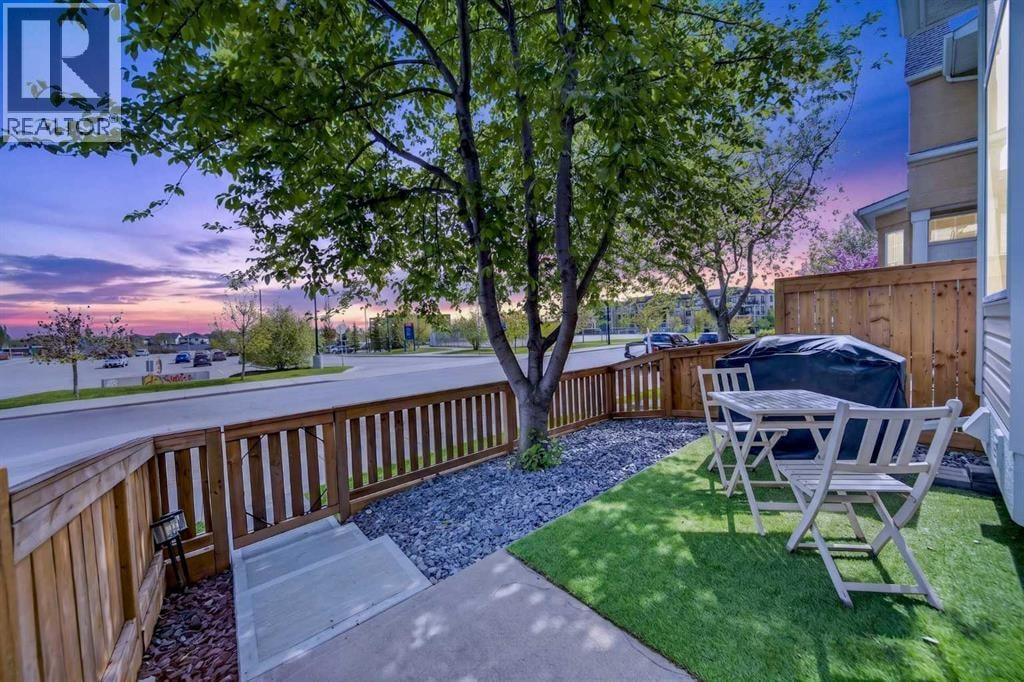 203 McKenzie Towne Gate SE — photo 4