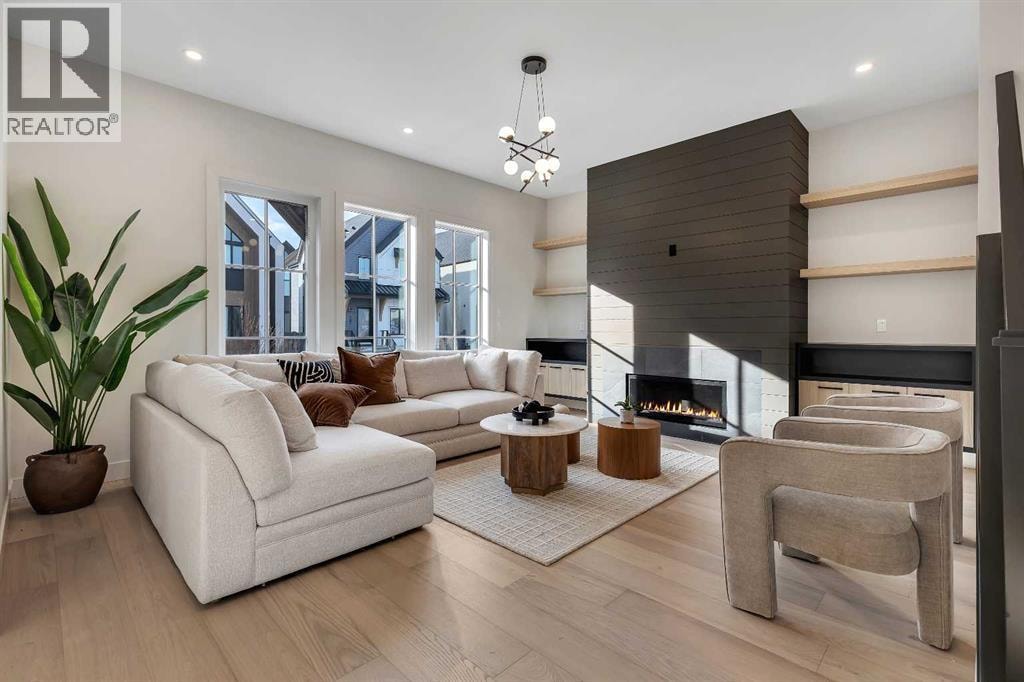 342 Normandy Drive SW — photo 2