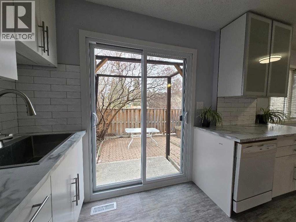 1501, 9803 24 Street SW — photo 6