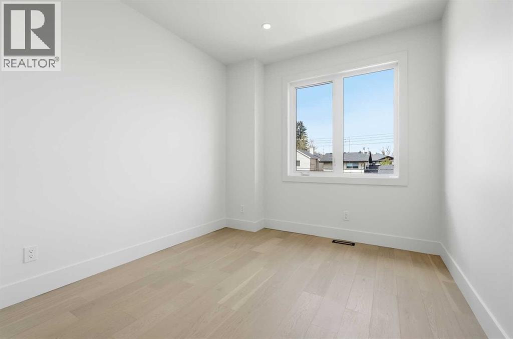 510 54 Avenue SW — photo 33