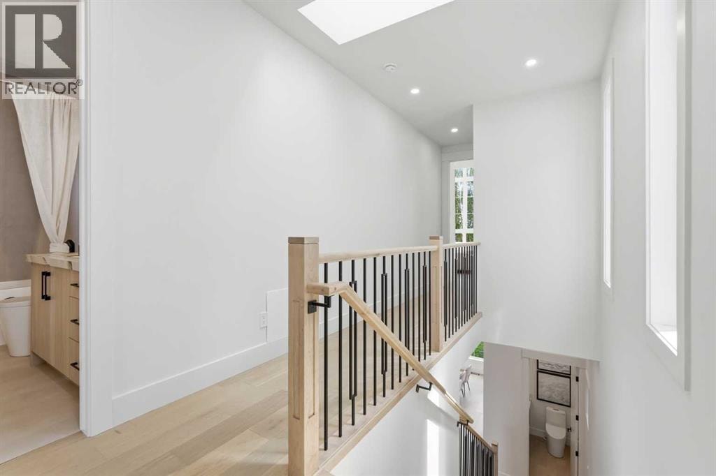510 54 Avenue SW — photo 35