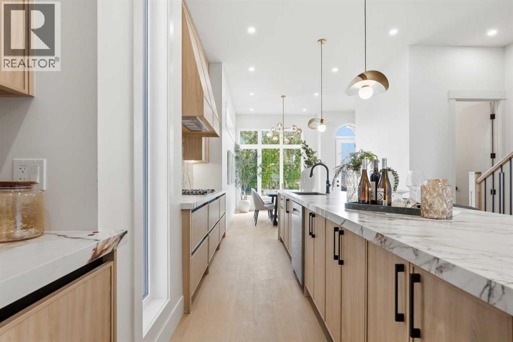 510 54 Avenue SW — photo 10