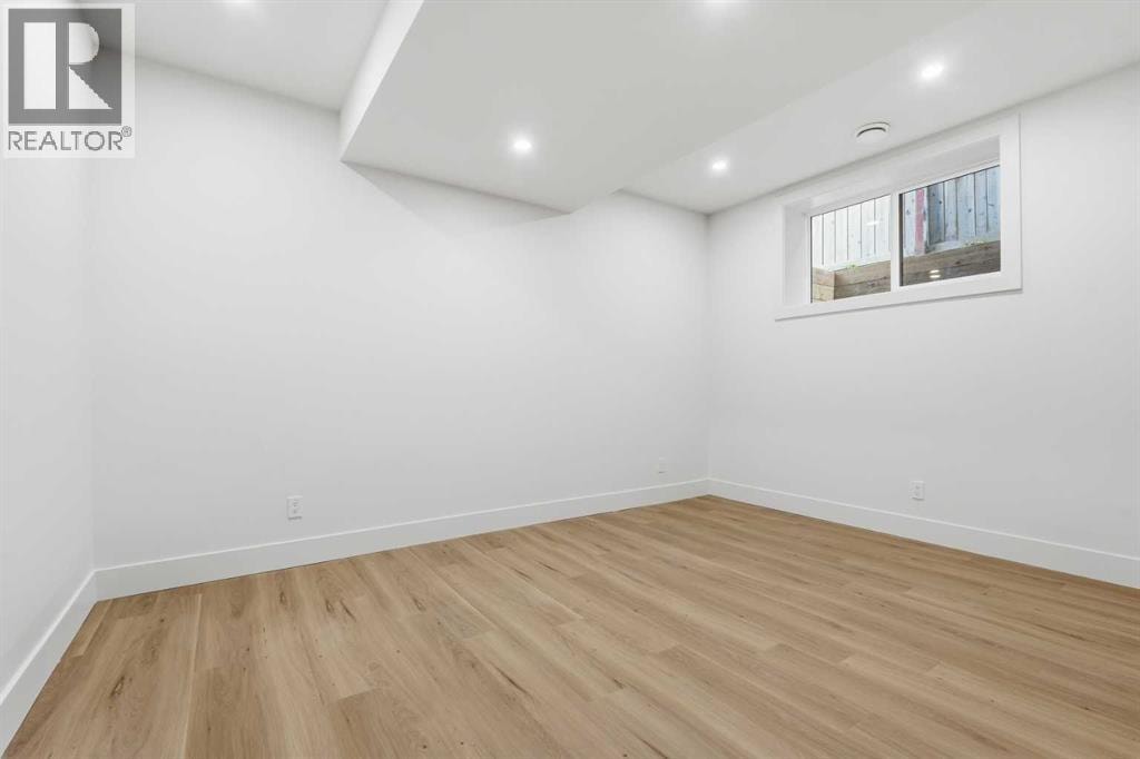 510 54 Avenue SW — photo 41
